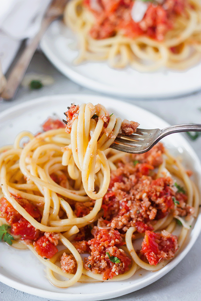 fork twisting a pile of spaghetti