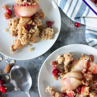 Apple, Pear and Cranberry Breakfast Crisp - a great christmas recipe, hearty, healthy and easy to make www.thehomecookskitchen.com