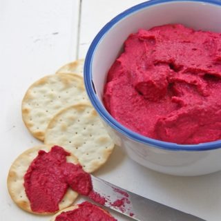 beetroot hummus dip www.thehomecookskitchen.com easy to make, stress free beetroot hummus