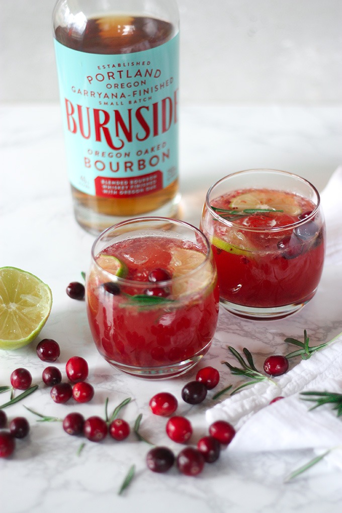 Cranberry Rosemary Bourbon Cocktails a great cocktail for the holiday season www.thehomecookskitchen.com