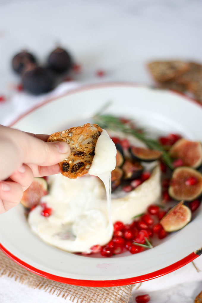 Oven Baked Brie with Fig & Pomegranate www.thehomecookskitchen.com a great, simple appetizer for a fall party #christmas #thanksgiving