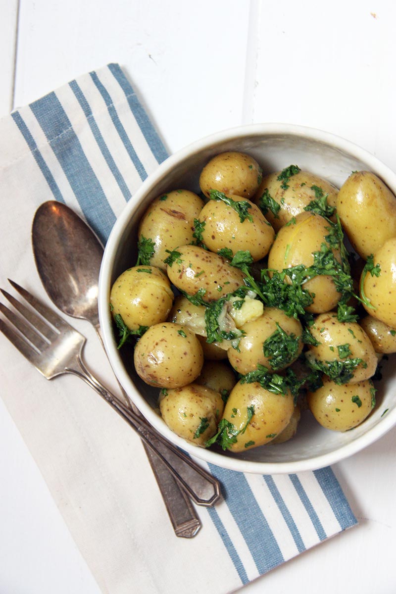 Parsley Butter Potatoes www.thehomecookskitchen.com a perfect, easy, simple side