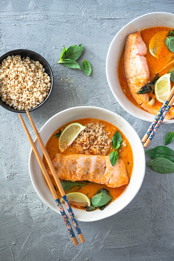 salmon curry in two bowls 