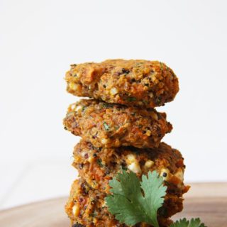 Sweet Potato Quinoa Burgers - a simple, easy way to have more vegetarian meals www.thehomecookskitchen.com